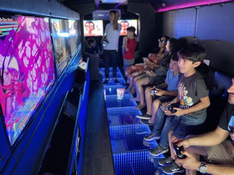 VIDEO GAME BIRTHDAY PARTIES - The Best Gaming Party Bus For Kids