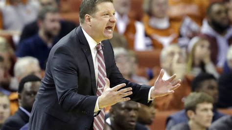 Texas hiring Texas Tech coach Chris Beard as hoops coach