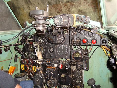 mosquito cockpit photos - Google-søgning | De havilland mosquito ...