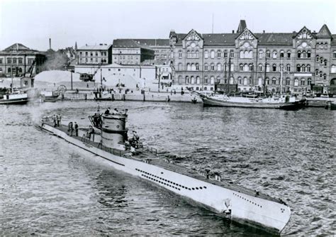 U-boat | German Submarine Warfare in WWI & WWII | Britannica