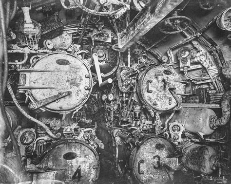 Rare photographs show the interior of the German submarine SM UB-110 ...