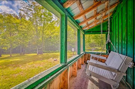 13 Cozy Cabin Rentals in Vermont: Log Cabins, Cottages + More!