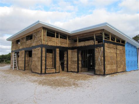 House of Straw - Tips on Building Using Straw Bales