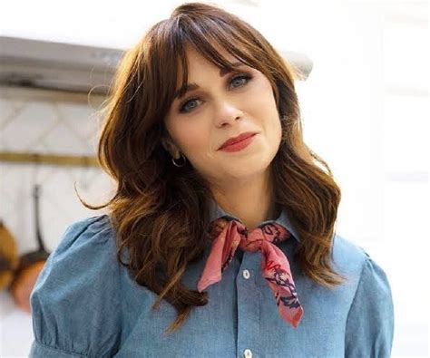 Zooey Deschanel Biography - Facts, Childhood, Family Life & Achievements