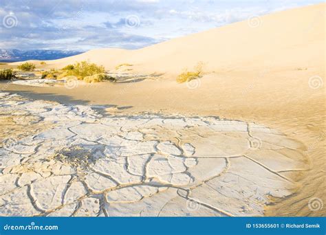 Stovepipe Wells Sand Dunes, Death Valley National Park, Californ Stock ...