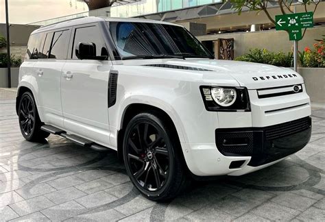 2021 Land Rover Defender P300 in White & Black Specs ! | Auto de lujo ...