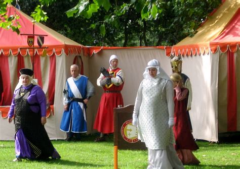 Learning Medieval Dance Today | Me and chikung