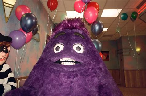 McDonald's responde a la tendencia de su malteada Grimace - KSDY 50