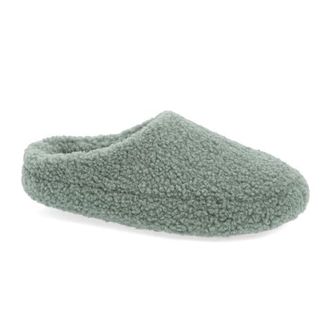 14 Best Fuzzy Slippers for Women - Best Fuzzy Slippers