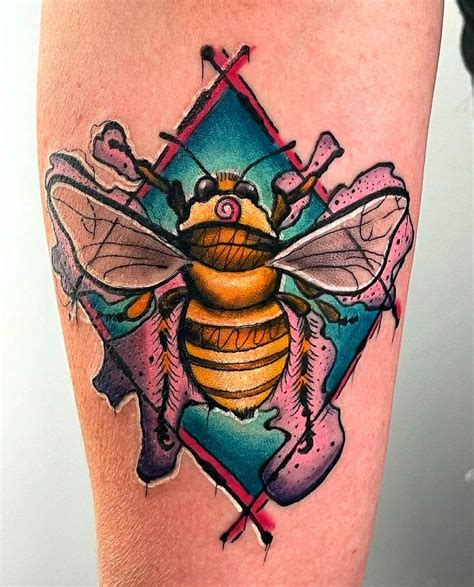 Vintage Bee Tattoos for a Timelessly Stylish Look — Certified Tattoo ...