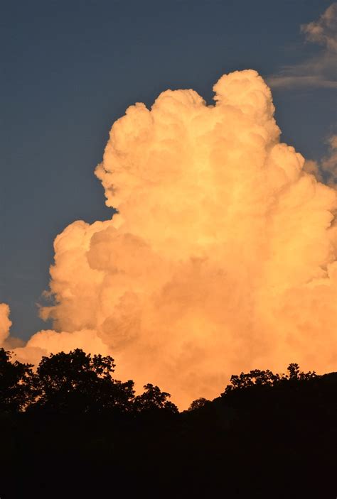 Cumulus Cloud at Sunset | Cloud in the eastern skycatches so… | Flickr