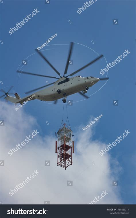 16,948 Helicopter Construction Images, Stock Photos & Vectors ...