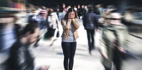 Agoraphobia - Symptoms, Causes, Diagnosis & Treatment - Santripty