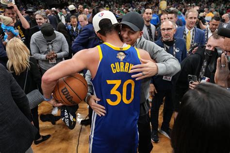 Seth Curry loves his brother ... and competing against him - NetsDaily