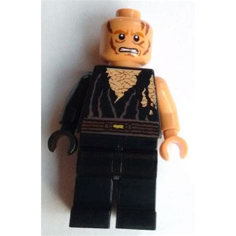 LEGO Anakin Skywalker (Battle Damaged) with Darth Vader Helmet ...