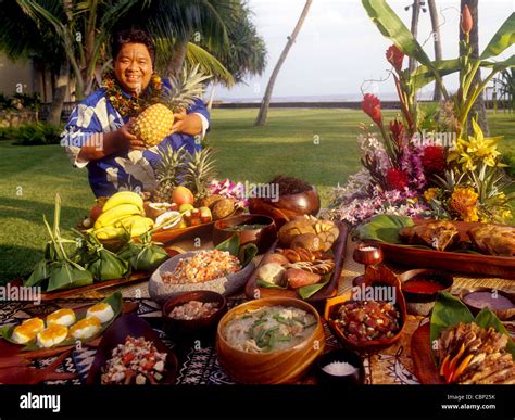 Hawaii luau food hi-res stock photography and images - Alamy