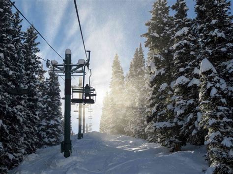 5 Best Ski Resort Shuttles to and From Denver