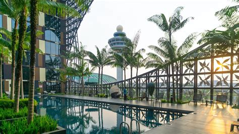 Crowne Plaza Changi Airport Hotel Singapore - IMAGESEE