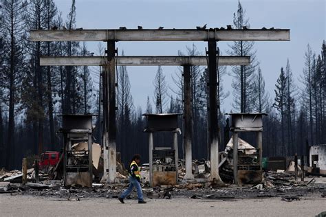 Wildfires devastate British Columbia interior communities - August 24 ...