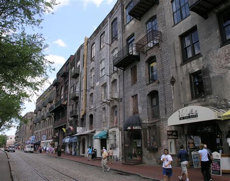 File:River St in Savannah, Georgia.JPG - Wikimedia Commons