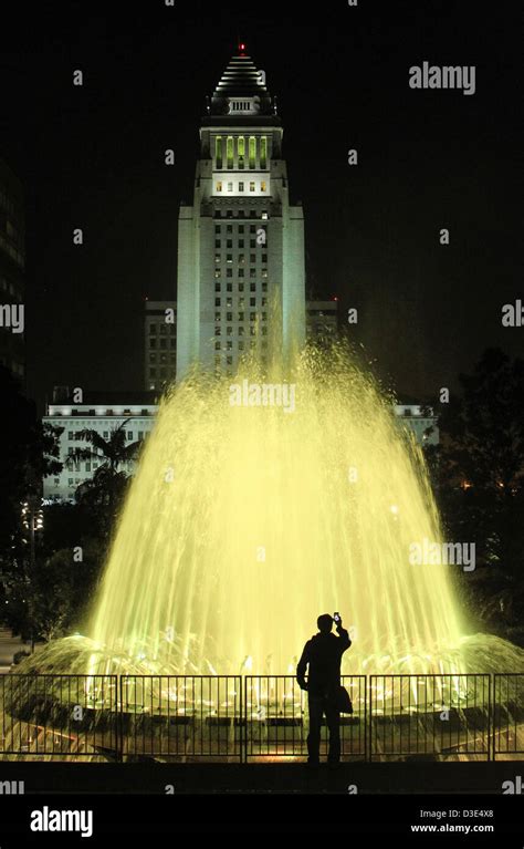 Los Angeles at night. City Hall Stock Photo - Alamy