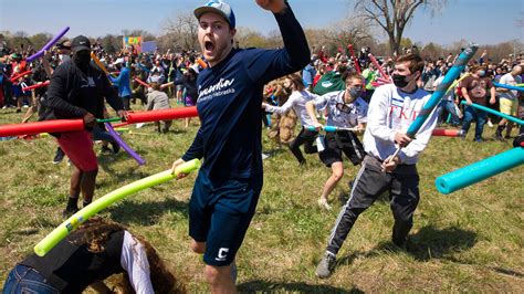 Josh fight: Crowds show up in US park for pool noodle battle to win ...