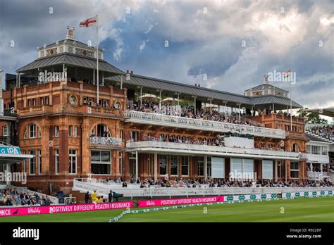 Lords cricket ground hi-res stock photography and images - Alamy