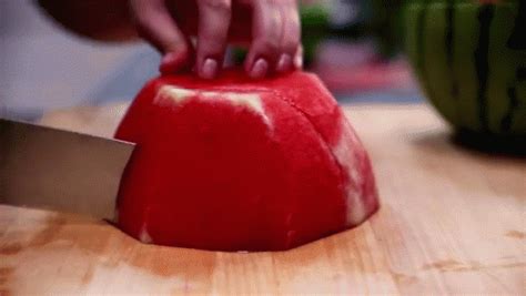 Agua Fresca GIF - Watermelon Slicing Furit - Discover & Share GIFs