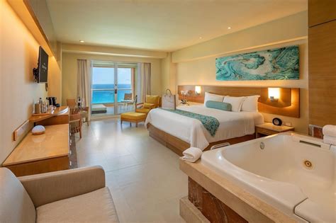 Beach Palace Resort All Inclusive, Cancun: $391 Room Prices & Reviews ...