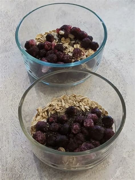 Easy and Delicious Overnight Oats with Frozen Fruit