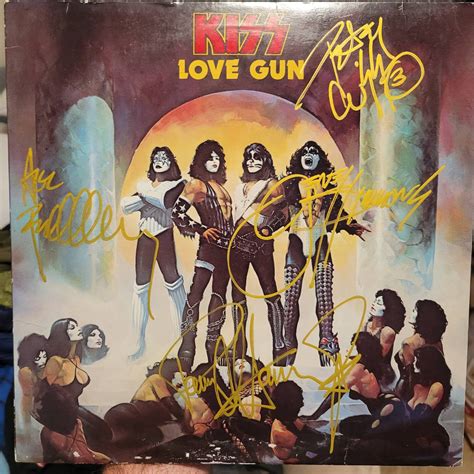 Kiss Love Gun Album Cover