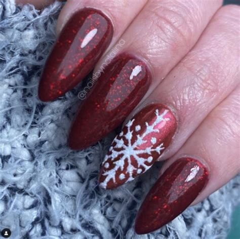 Sparkle and Shine with 50 Ravishing Red Glitter Nail Designs: Elevate ...