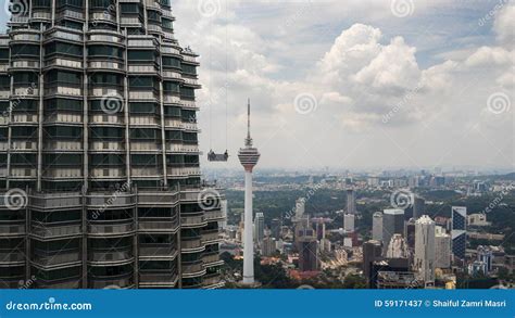 Cleaning Services for Petronas Twin Towers Editorial Photography ...