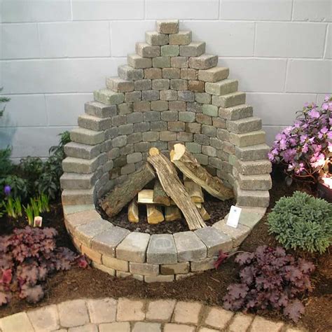 How to Be Creative with Stone Fire Pit Designs: Backyard DIY | Modern ...