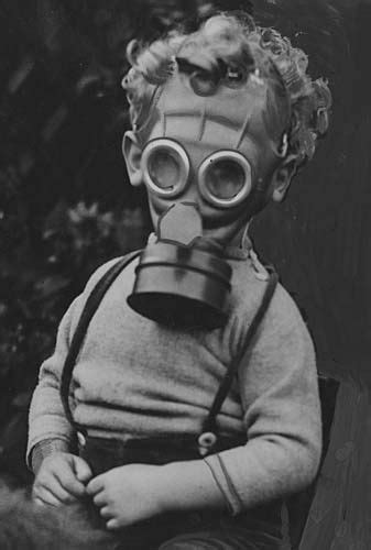 Gas Mask Art, Masks Art, Old Photos, Vintage Photos, Model Tattoo ...