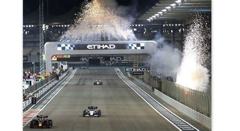 Verstappen wins in Abu Dhabi