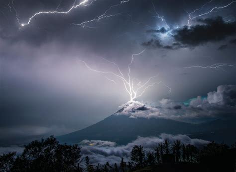 Stunning photo shows lightning bolt striking an erupting volcano in ...