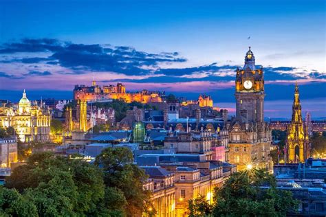 Ultimate Travel Guide to Edinburgh