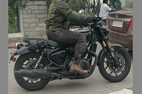 Royal Enfield Shotgun 650 spied, could share platform with Super Meteor ...