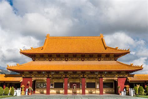 Visit Hsi Lai Buddhist Temple - Largest Buddhist Temple in North America