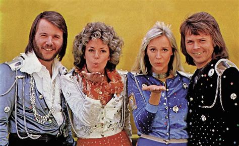 ABBA kisses in Brighton. "Waterloo Time" 1974 | Abba outfits, Abba ...