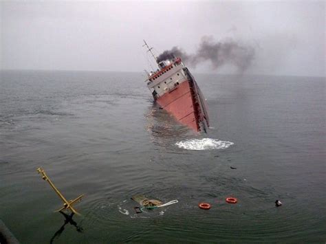 Cargo Ship Accidents - Gallery | eBaum's World