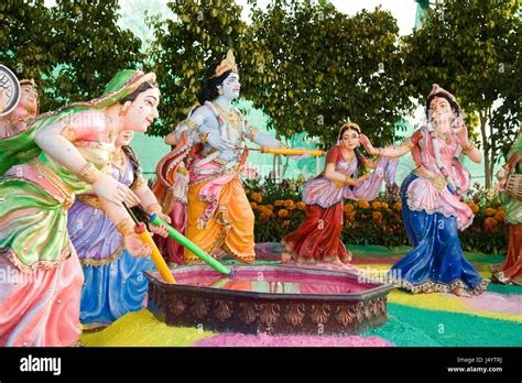 Radha krishna playing holi statue, prem mandir, mathura, uttar Stock ...