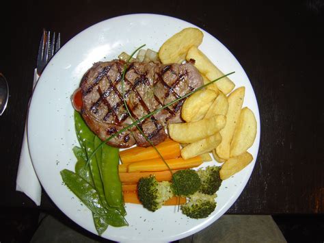 File:Sirloin steak.JPG - Wikimedia Commons