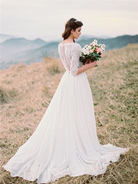 20 Romantic Ethereal Wedding Dresses