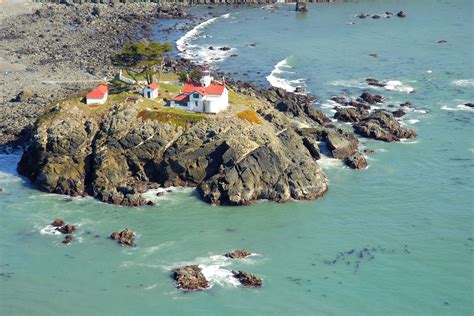 Battery Point (Crescent City) Light Lighthouse in Crescent City, CA ...