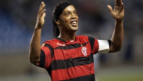 Ronaldinho diz que jogar com a camisa 10 do Flamengo era um sonho ...