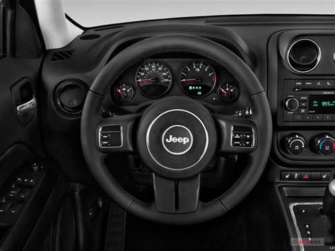 2012 Jeep Patriot: 22 Interior Photos | U.S. News