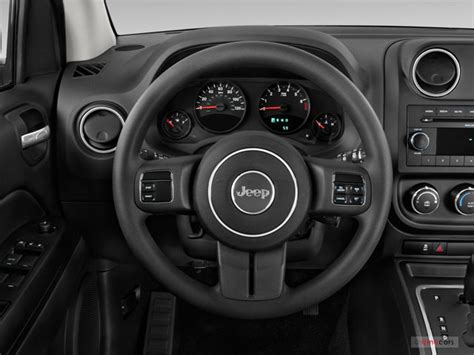 2016 Jeep Compass: 63 Interior Photos | U.S. News