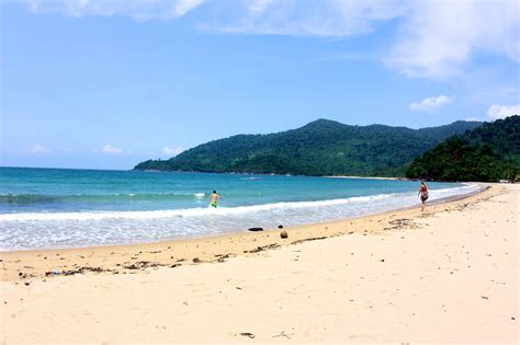 The 20 BEST BEACHES IN MALAYSIA | Epic Islands, Beach Resorts & Hotels